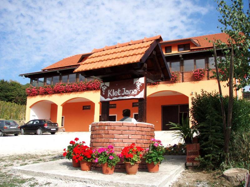 Bed and Breakfast Klet Jana Jastrebarsko Exterior foto
